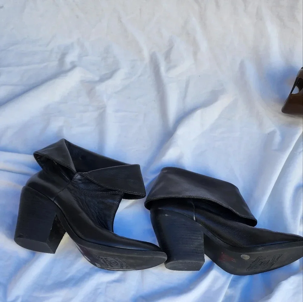 Lucky Brand Black leather‎ foldover ankle boots 6 NWT